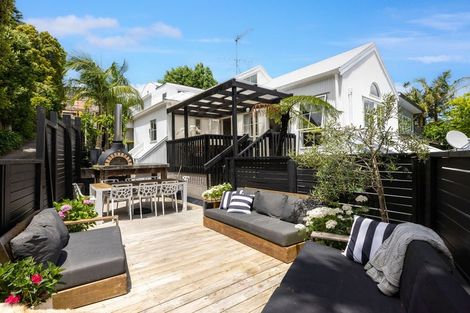 Photo of property in 1/35 Newhaven Terrace, Mairangi Bay, Auckland, 0630