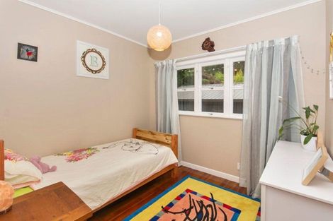 Photo of property in 70 Tirimoana Road, Te Atatu South, Auckland, 0602