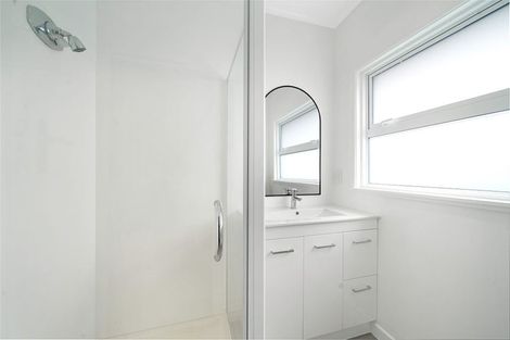 Photo of property in 54c Te Atatu Road, Te Atatu South, Auckland, 0610