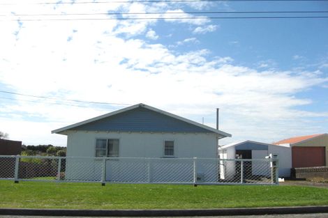 Photo of property in 15 Alberta Road, Glen Avon, New Plymouth, 4312