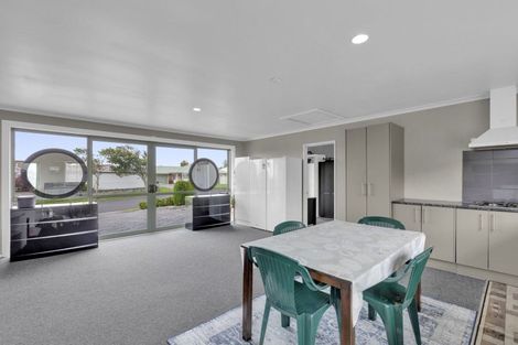 Photo of property in 2 Lochinver Drive, Nawton, Hamilton, 3200