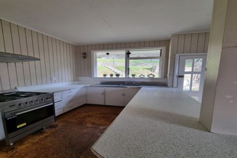 Photo of property in 2 Sugarloaf Road, Brooklyn, Wellington, 6021