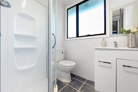 Photo of property in 510 Blockhouse Bay Road, Blockhouse Bay, Auckland, 0600