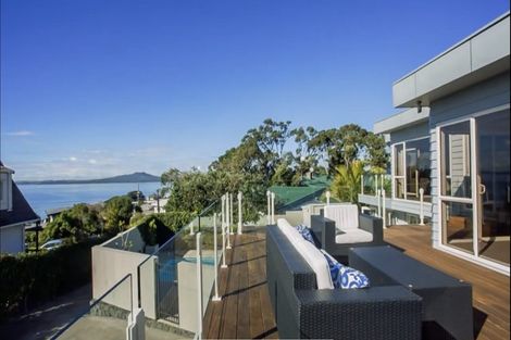 Photo of property in 2a Eastcliffe Road, Castor Bay, Auckland, 0620