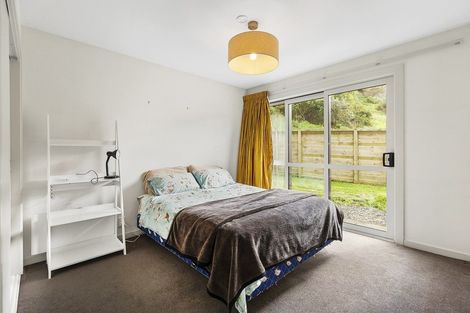 Photo of property in 28 Rarangi Way, Owhiro Bay, Wellington, 6023