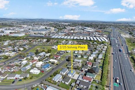 Photo of property in 2/25 Solveig Place, Randwick Park, Auckland, 2105