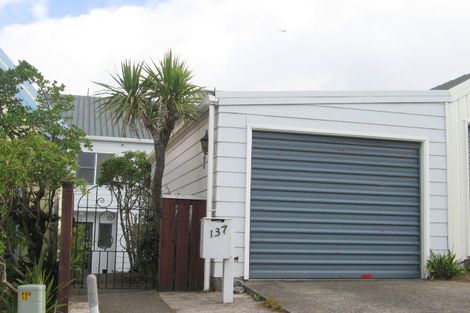 Photo of property in 137 Akaroa Drive, Maupuia, Wellington, 6022