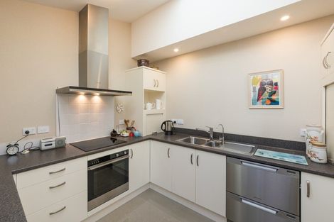 Photo of property in 18 Thomson Street, West End, Palmerston North, 4412