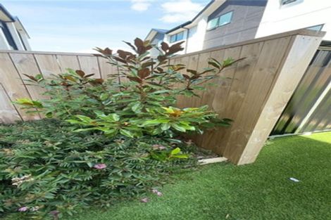 Photo of property in 7/22 Yeovil Road, Te Atatu Peninsula, Auckland, 0610