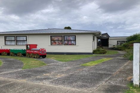Photo of property in 4 Margaret Place, Merrilands, New Plymouth, 4312