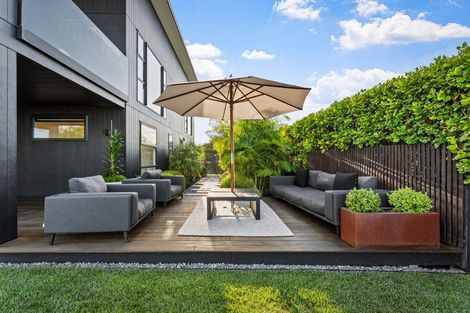 Photo of property in 20 Woodridge Drive, Stanmore Bay, Whangaparaoa, 0932