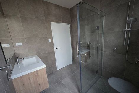 Photo of property in 1c Taupiko Place, Green Bay, Auckland, 0604