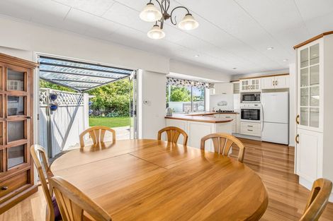 Photo of property in 8 Capri Place, Awapuni, Palmerston North, 4412