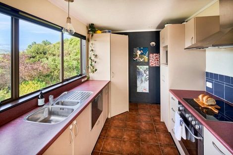 Photo of property in 9 Kenef Road, Paremata, Porirua, 5024