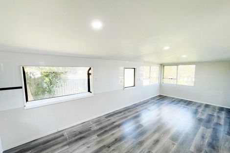 Photo of property in 5 Rondorlyn Place, Manurewa, Auckland, 2102