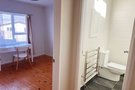 Photo of property in 3a Oakleigh Street, Maungaraki, Lower Hutt, 5010