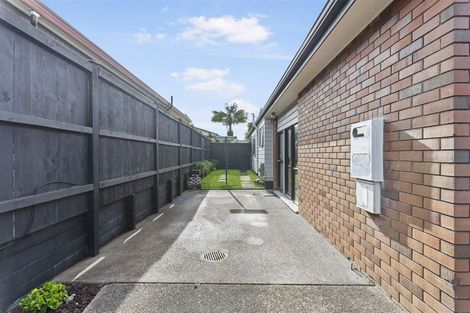Photo of property in 3 Citation Way, Botany Downs, Auckland, 2010