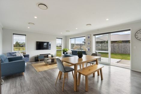Photo of property in 11 Landon Way, Maewa, Feilding, 4702