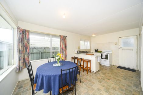 Photo of property in 9 Hinau Place, Cloverlea, Palmerston North, 4412