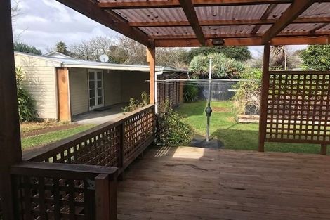 Photo of property in 12 Durham Street, Te Atatu Peninsula, Auckland, 0610