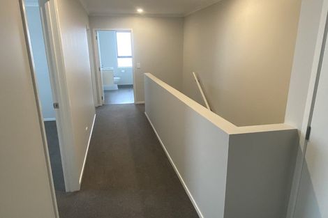 Photo of property in 11 Discovery Place, Marfell, New Plymouth, 4310