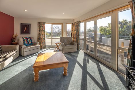 Photo of property in 6 Somerton Rise, Westmorland, Christchurch, 8025