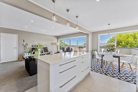 Photo of property in 21 Seon Place, Birkdale, Auckland, 0626