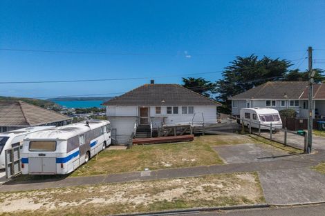 Photo of property in 27 Spur Grove, Titahi Bay, Porirua, 5022