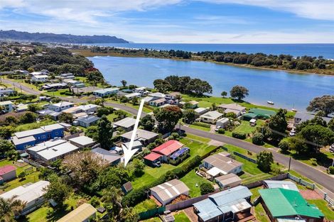 Photo of property in 9a Roretana Drive, Athenree, Waihi Beach, 3177