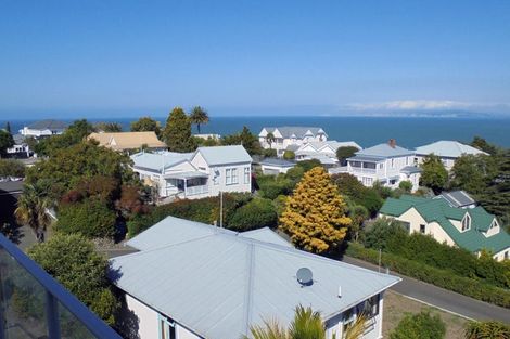 Photo of property in 16 Lighthouse Road, Bluff Hill, Napier, 4110