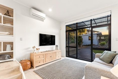 Photo of property in 8 Brixton Road, Manly, Whangaparaoa, 0930