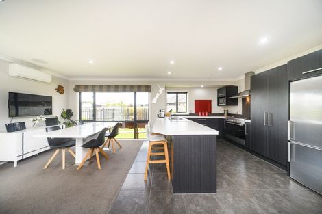 Photo of property in 48 Rosalie Terrace, Kelvin Grove, Palmerston North, 4414