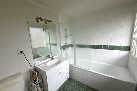 Photo of property in 29 Samara Place, Clendon Park, Auckland, 2103