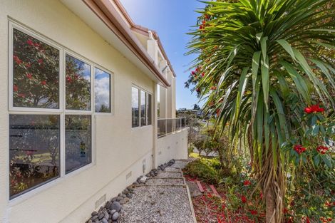 Photo of property in 3 Pentland Place, Highlands Park, New Plymouth, 4312