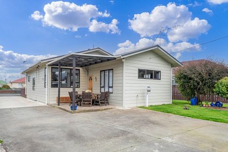 Photo of property in 9 Amelia Street, Woodville, 4920