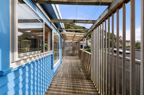 Photo of property in 66 Hungerford Road, Houghton Bay, Wellington, 6023