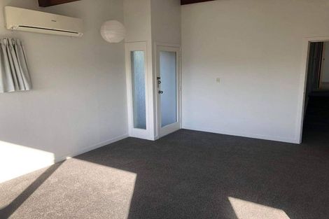 Photo of property in 55 Huntingdon Street, Northland, Wellington, 6012