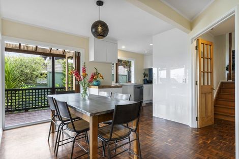 Photo of property in 2/36 Beulah Avenue, Rothesay Bay, Auckland, 0630
