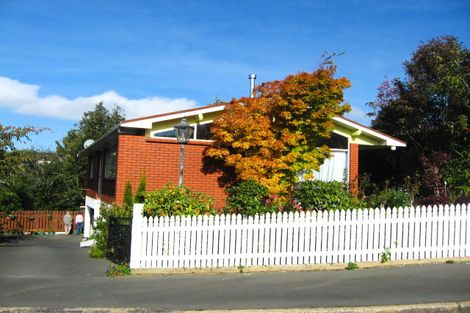 Photo of property in 8 Pioneer Crescent, Helensburgh, Dunedin, 9010