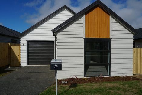 Photo of property in 24 Pakaraka Drive, Papakura, 2110