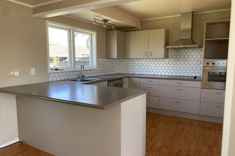 Photo of property in 2/32 Prince Regent Drive, Half Moon Bay, Auckland, 2012