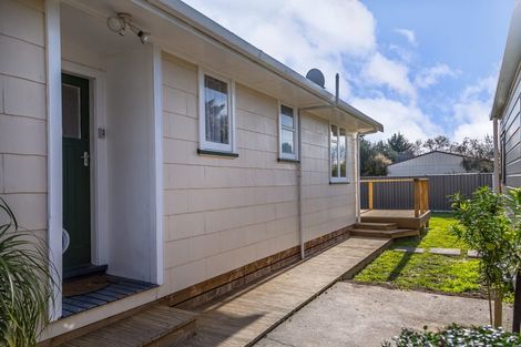 Photo of property in 13 Roberts Street, Martinborough, 5711