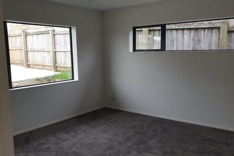 Photo of property in 18a Riverpark Crescent, Henderson, Auckland, 0610