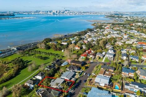 Photo of property in 68 Mcbreen Avenue, Northcote, Auckland, 0627