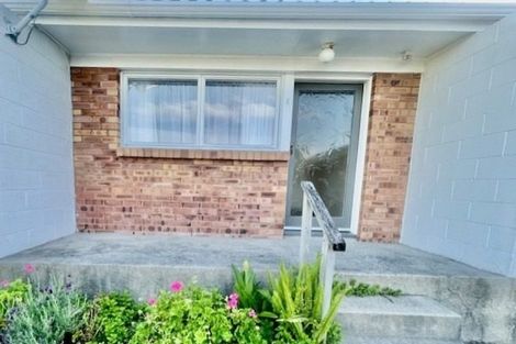 Photo of property in 4/318 Te Atatu Road, Te Atatu South, Auckland, 0610