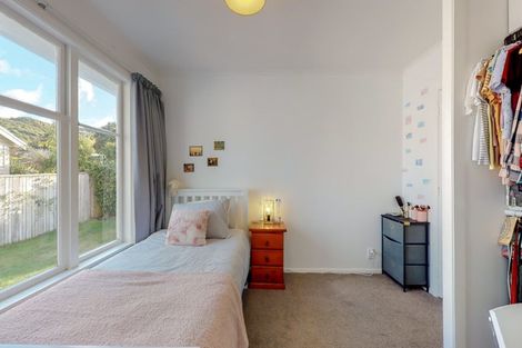 Photo of property in 20 Larsen Crescent, Tawa, Wellington, 5028