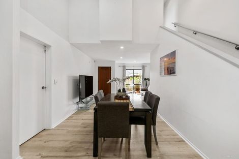 Photo of property in 30 Spalding Rise, Golflands, Auckland, 2013