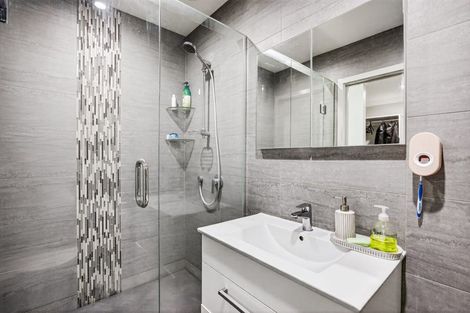 Photo of property in 37 Riverglade Parkway, Te Atatu South, Auckland, 0610