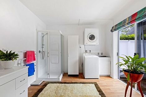 Photo of property in 2/4 Celina Place, Browns Bay, Auckland, 0630