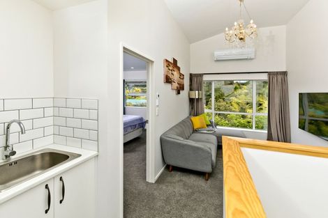 Photo of property in 28 Shah Place, Glen Eden, Auckland, 0602